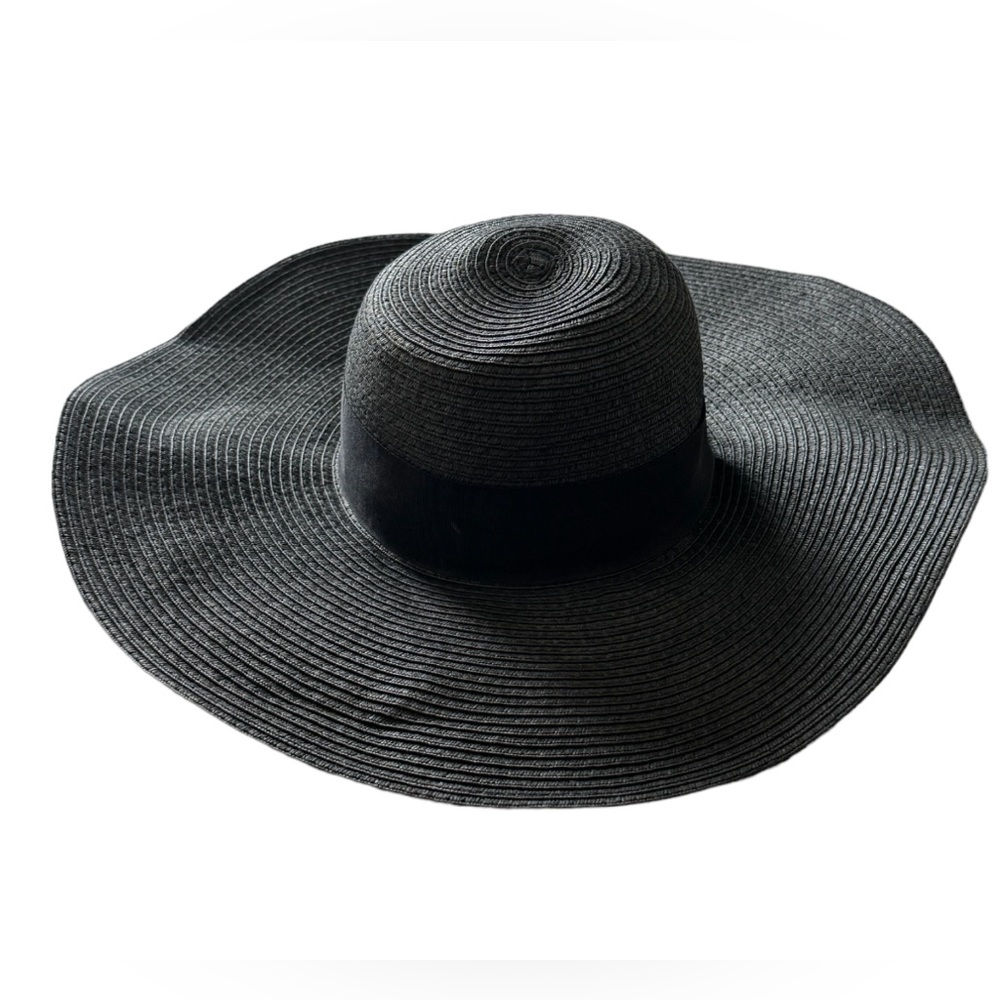 LE CHATEAU Paper Black Floppy Brim Sun Hat